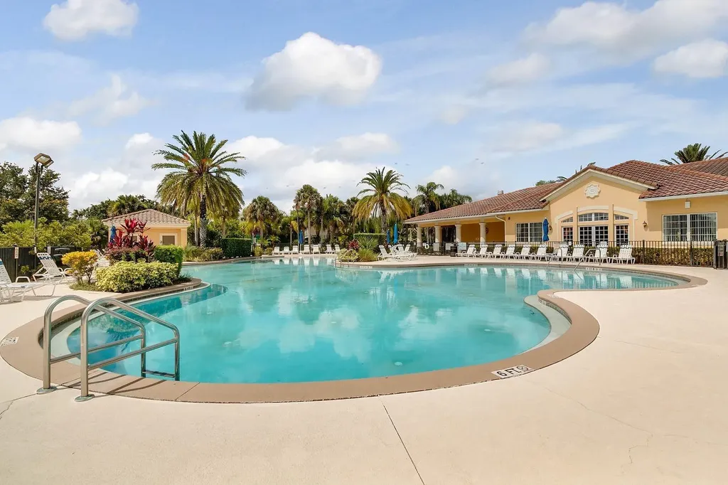 2841 Oakwater Drive Kissimmee FL 34747