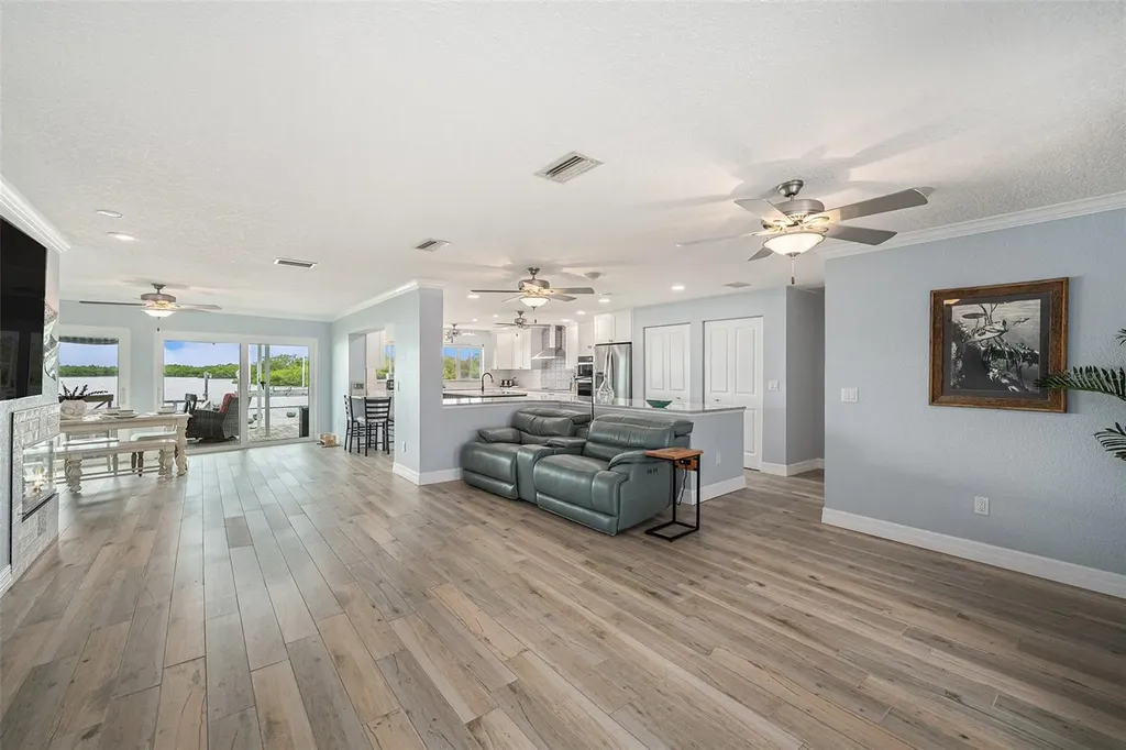 5694 Oakhurst Drive Seminole FL 33772