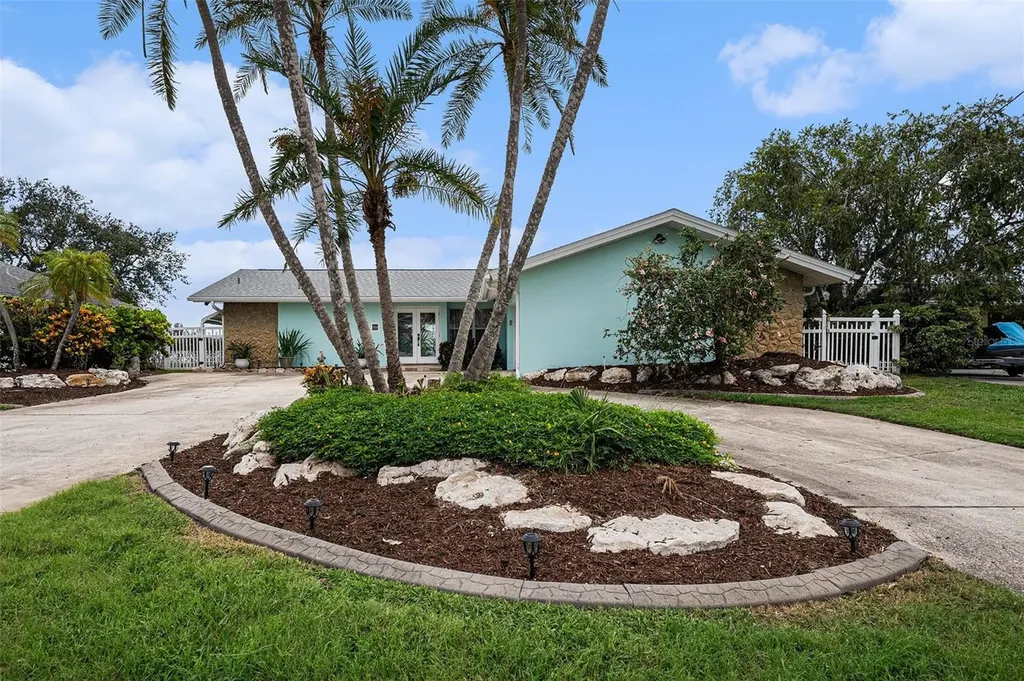 5694 Oakhurst Drive Seminole FL 33772