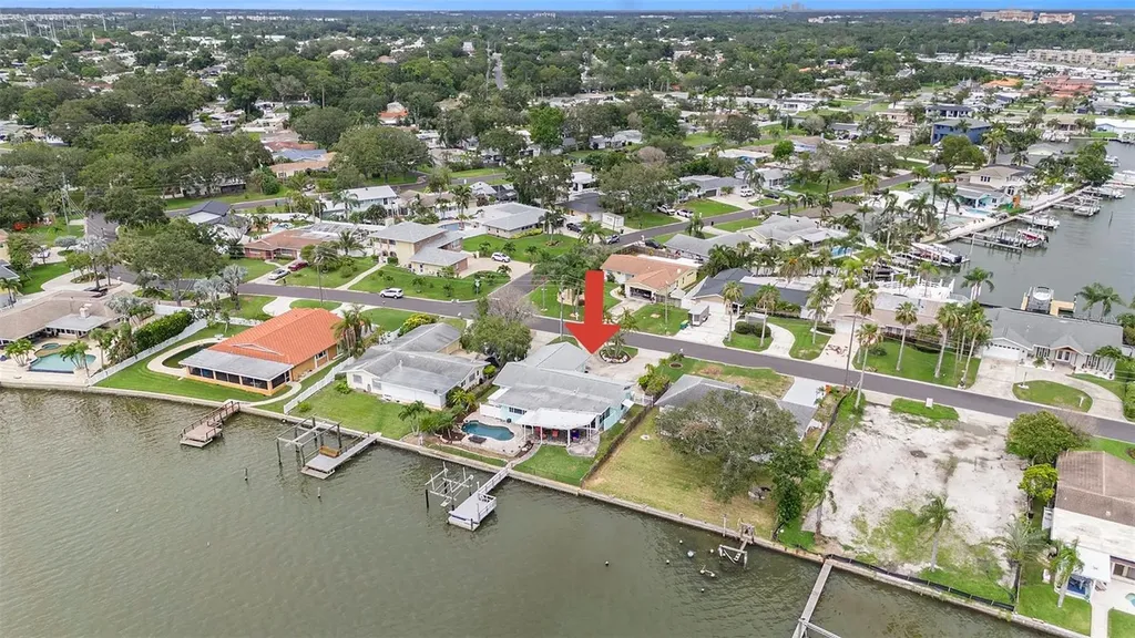 5694 Oakhurst Drive Seminole FL 33772