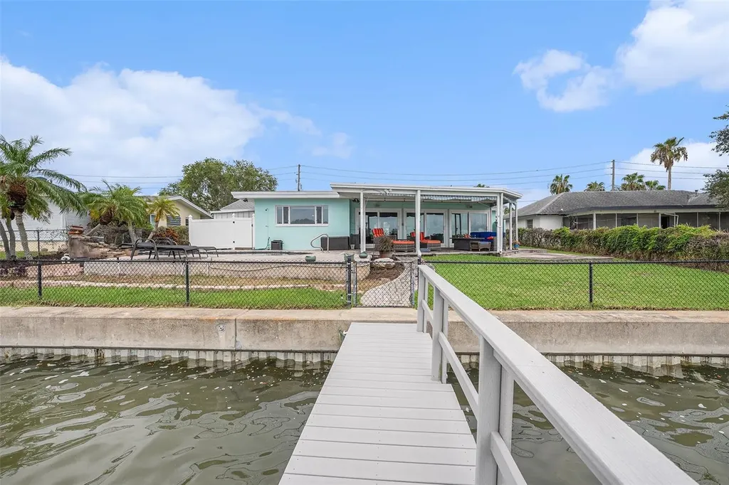 5694 Oakhurst Drive Seminole FL 33772