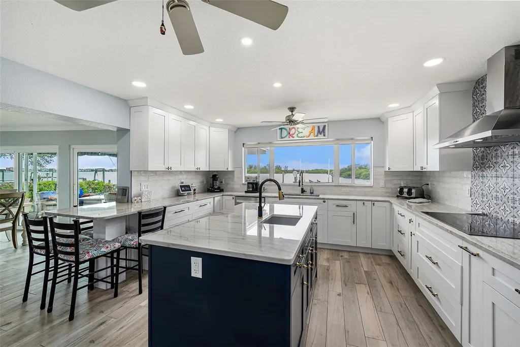 5694 Oakhurst Drive Seminole FL 33772