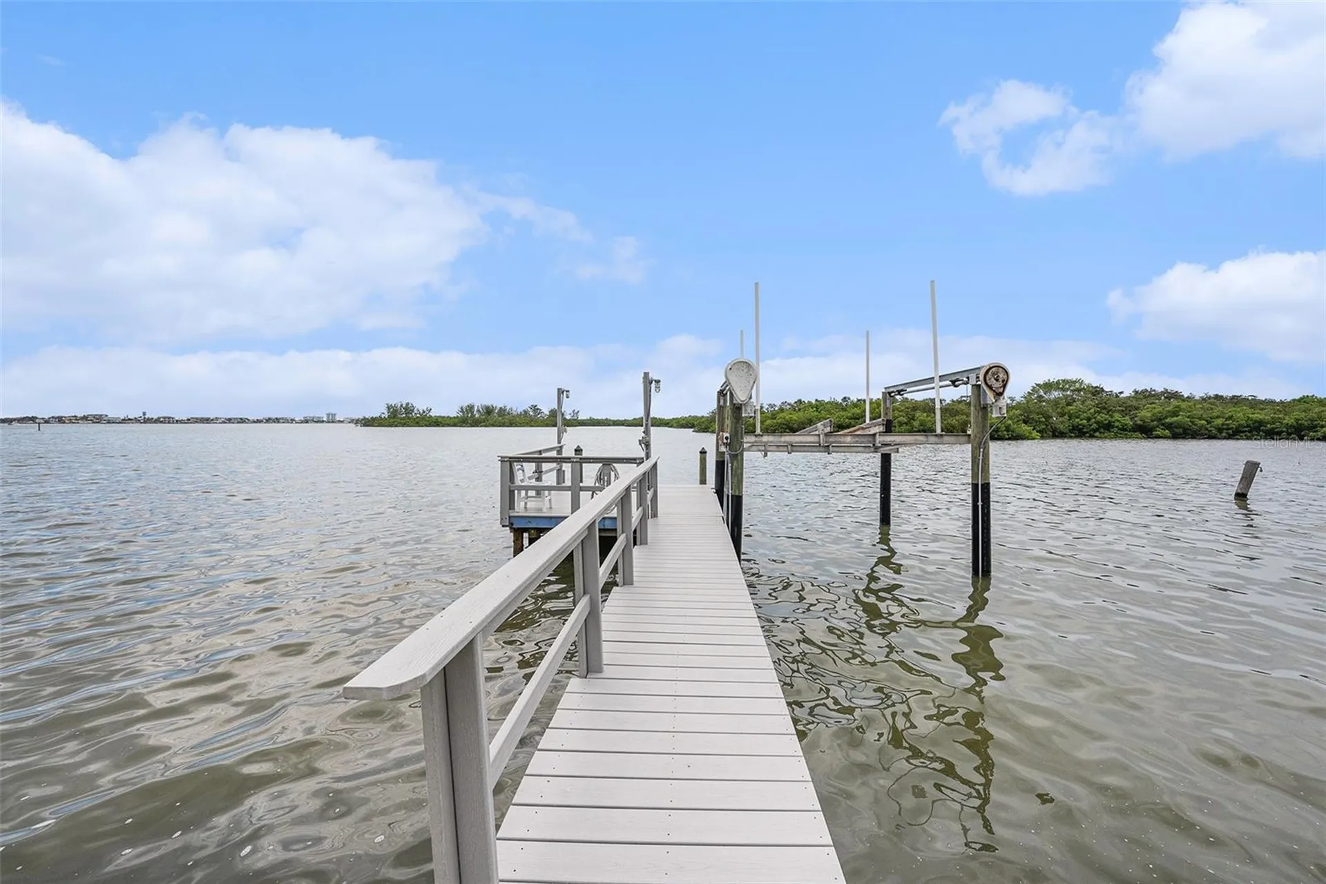 5694 Oakhurst Drive Seminole FL 33772