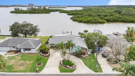 5694 Oakhurst Drive Seminole FL 33772