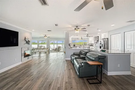 5694 Oakhurst Drive Seminole FL 33772