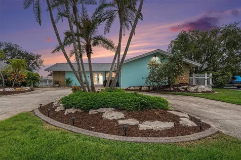 5694 Oakhurst Drive Seminole FL 33772