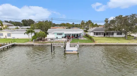 5694 Oakhurst Drive Seminole FL 33772