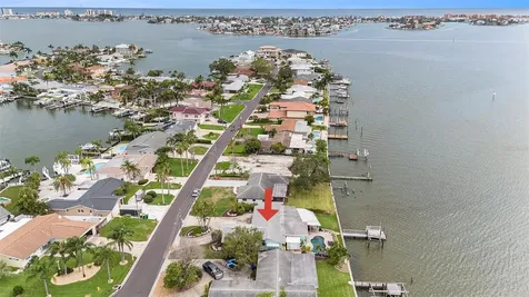 5694 Oakhurst Drive Seminole FL 33772
