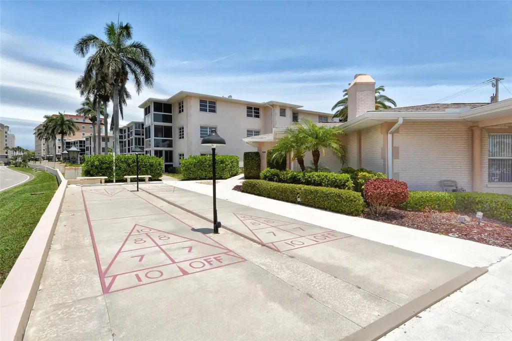 200 The Esplanade N Venice FL 34285