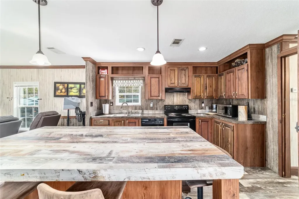 14181 SE 211th Court Umatilla FL 32784