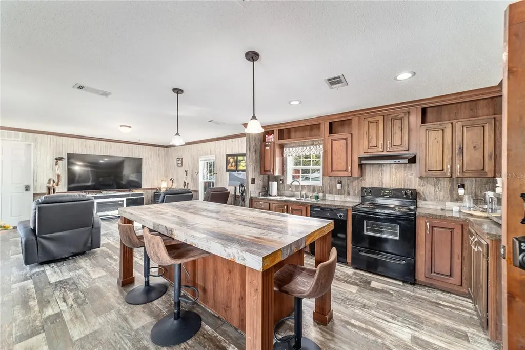 14181 SE 211th Court Umatilla FL 32784