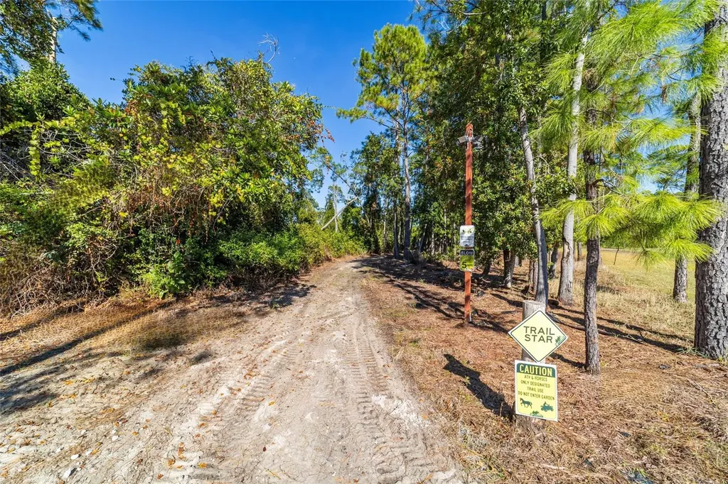 14181 SE 211th Court Umatilla FL 32784