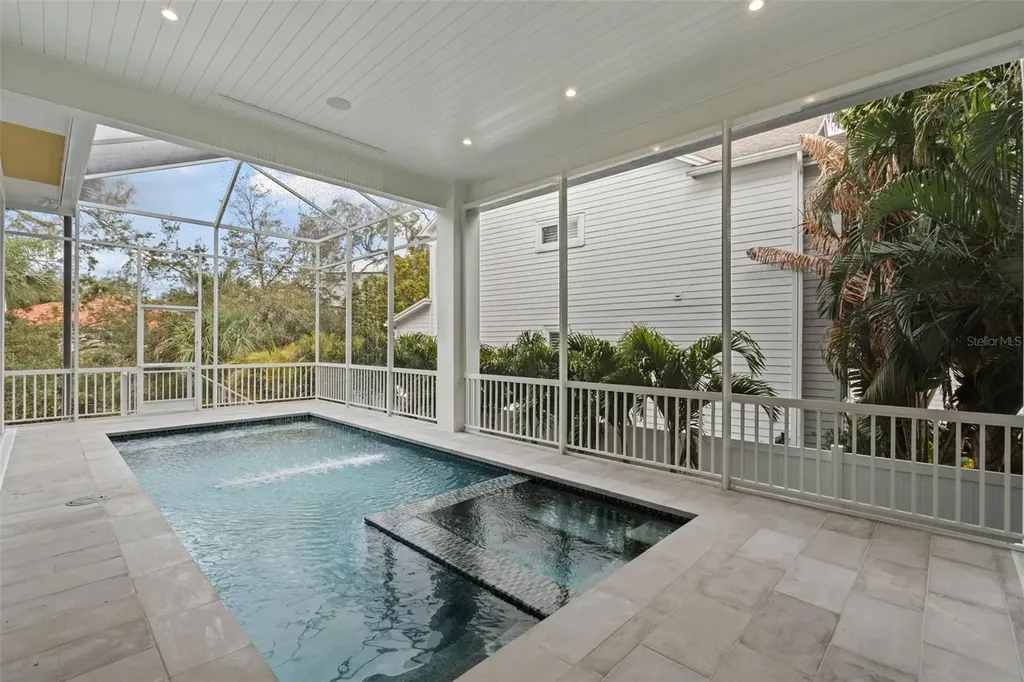 423 S Royal Poinciana Drive Tampa FL 33609
