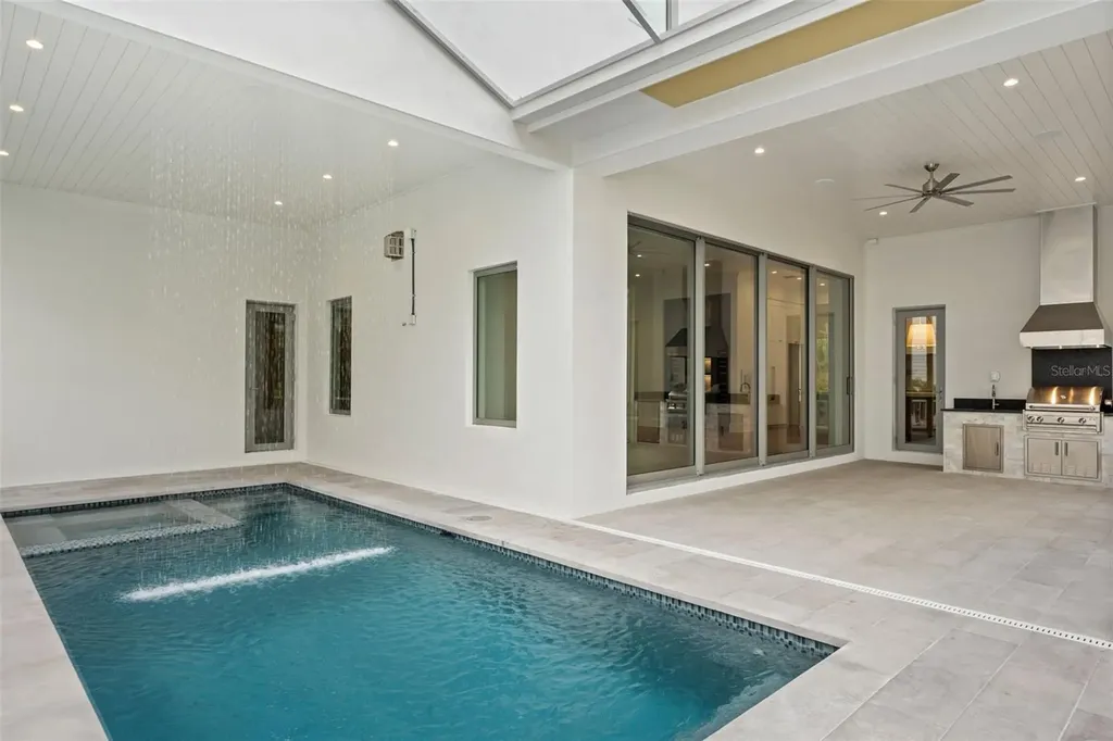 423 S Royal Poinciana Drive Tampa FL 33609
