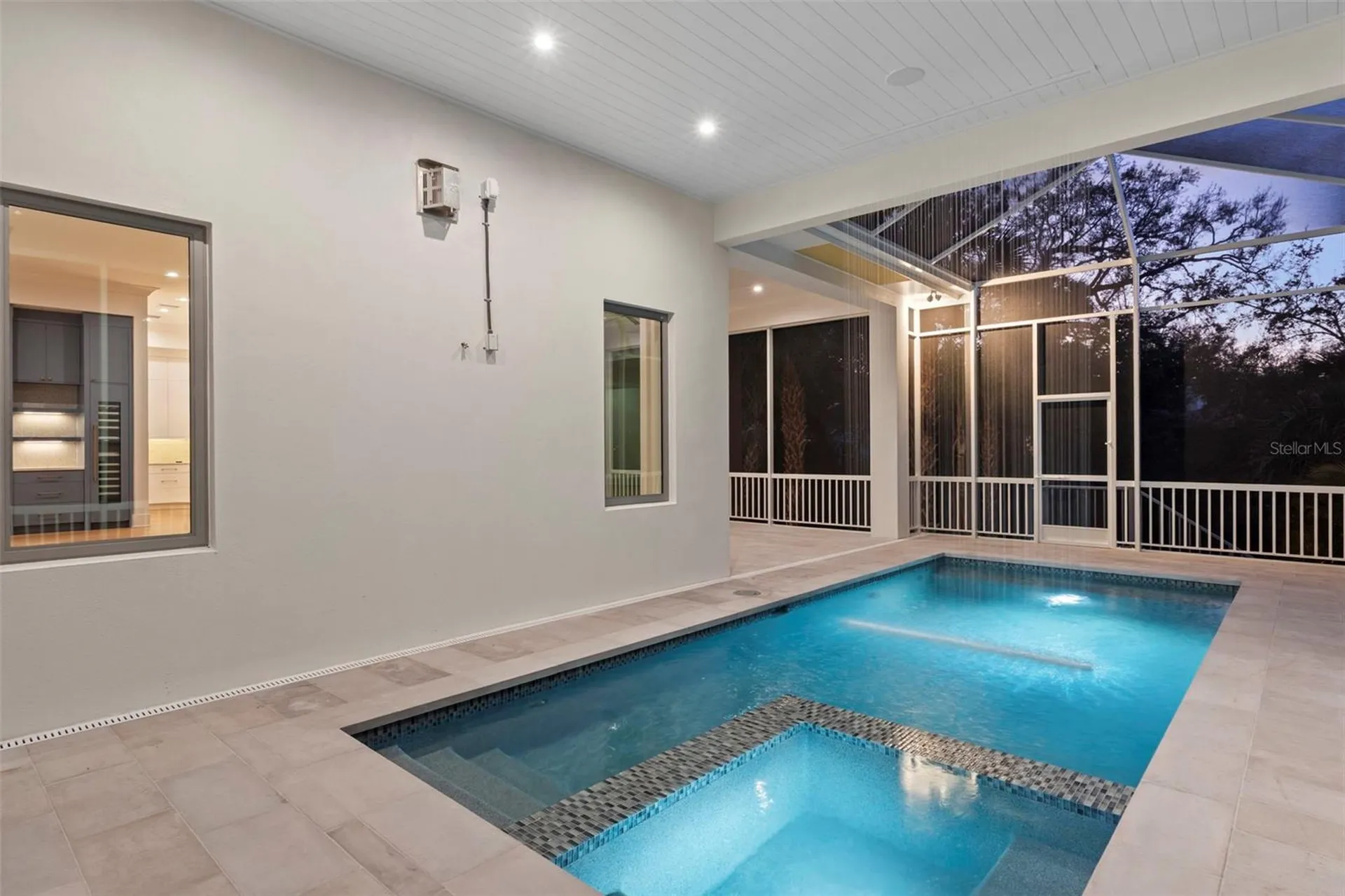 423 S Royal Poinciana Drive Tampa FL 33609