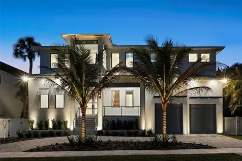 423 S Royal Poinciana Drive Tampa FL 33609