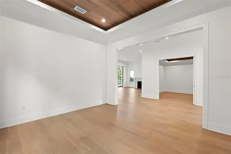 423 S Royal Poinciana Drive Tampa FL 33609