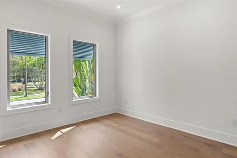 423 S Royal Poinciana Drive Tampa FL 33609