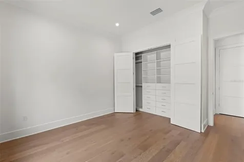 423 S Royal Poinciana Drive Tampa FL 33609