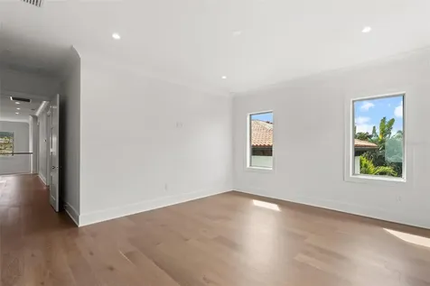 423 S Royal Poinciana Drive Tampa FL 33609