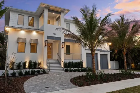 423 S Royal Poinciana Drive Tampa FL 33609