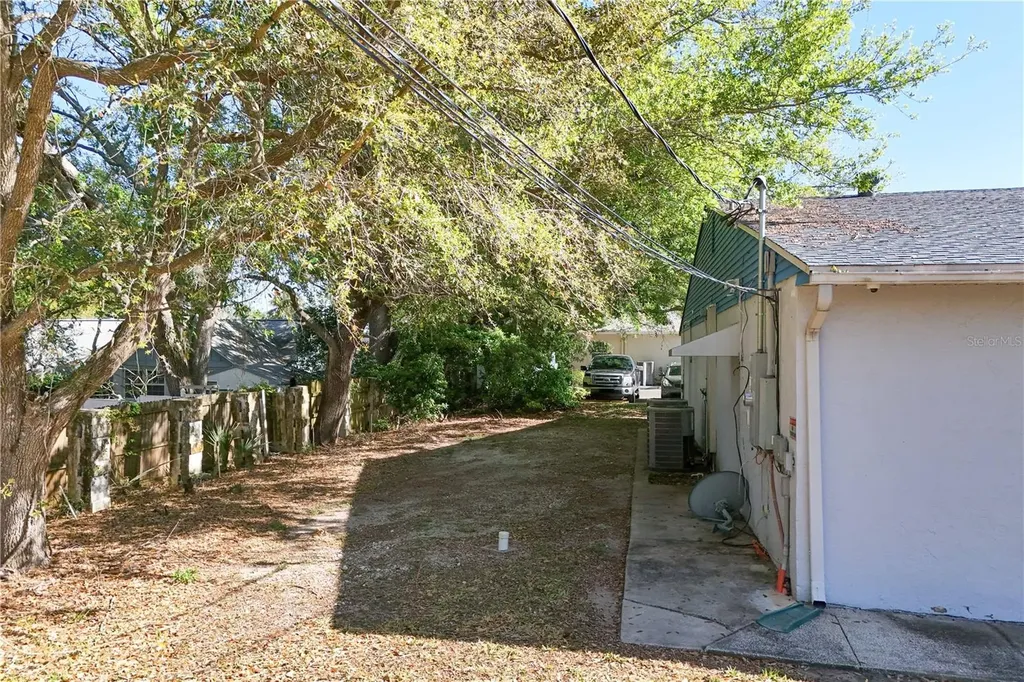 205 E Burleigh Boulevard Tavares FL 32778