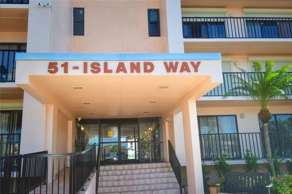 690 Island Way Clearwater FL 33767