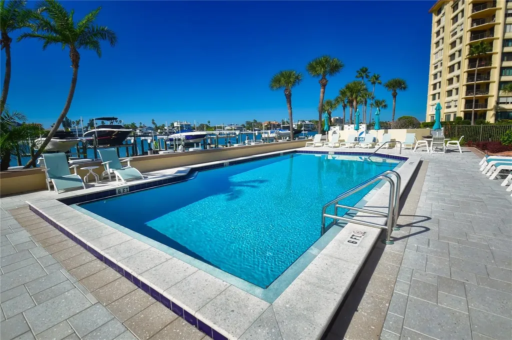 690 Island Way Clearwater FL 33767