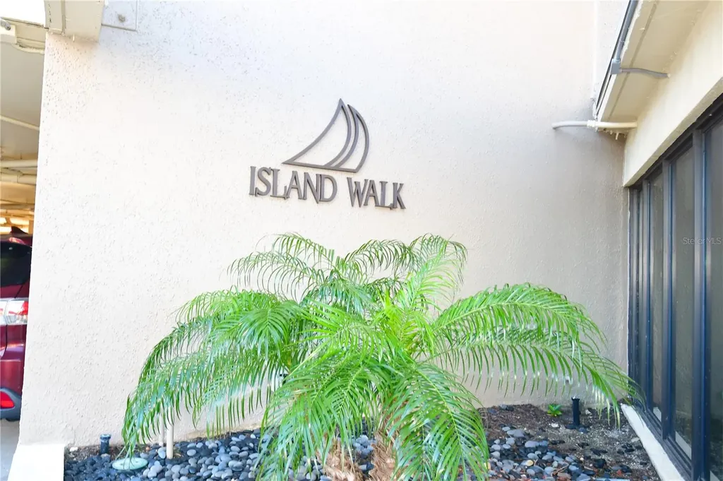 690 Island Way Clearwater FL 33767