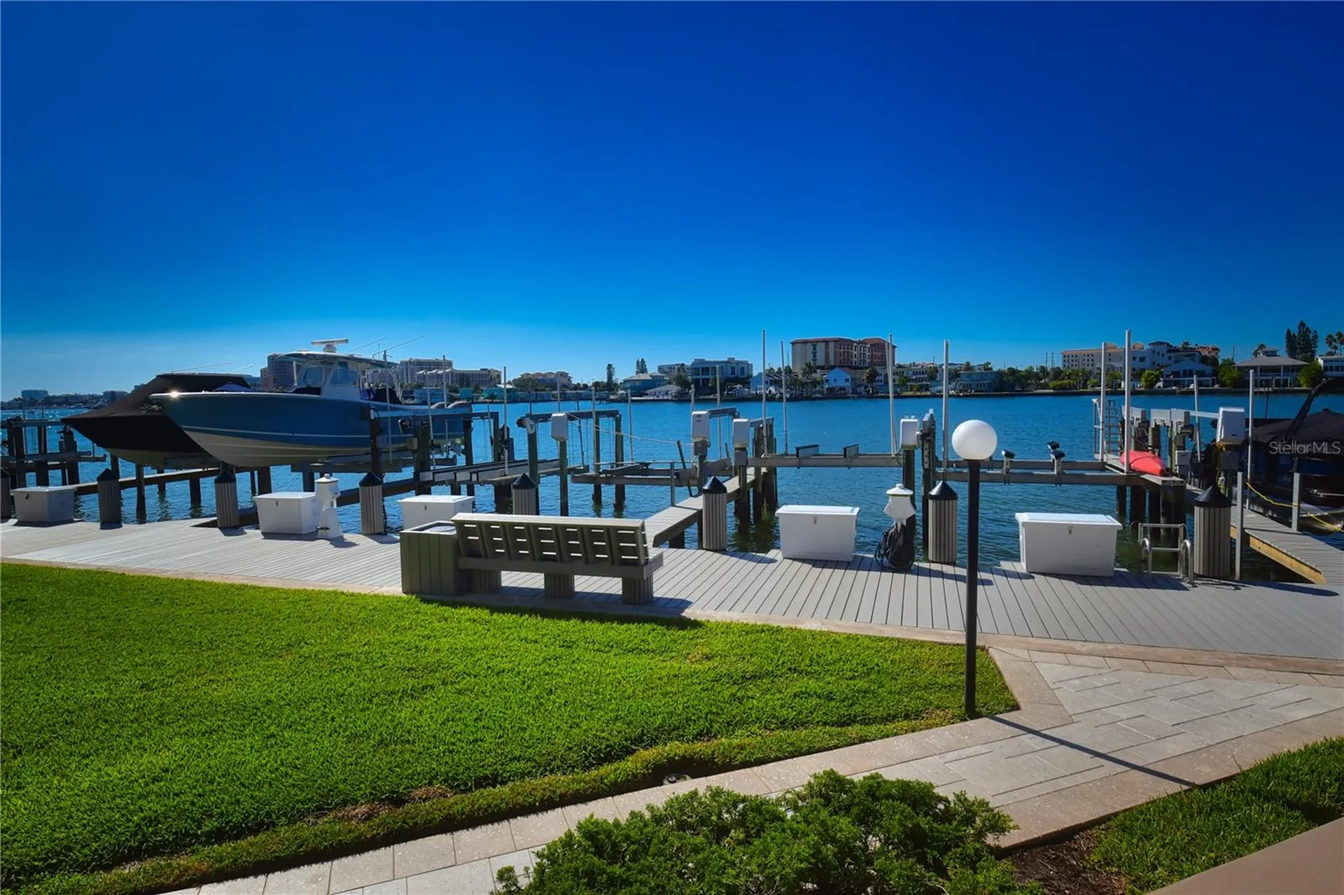 690 Island Way Clearwater FL 33767