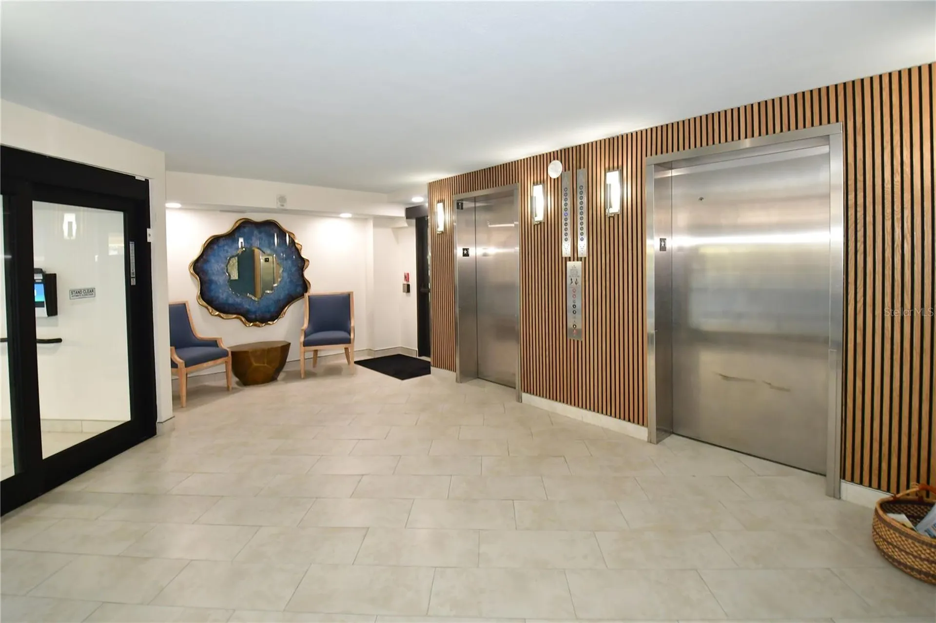 690 Island Way Clearwater FL 33767