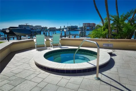 690 Island Way Clearwater FL 33767