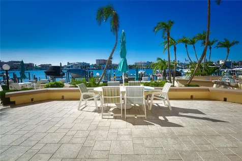 690 Island Way Clearwater FL 33767