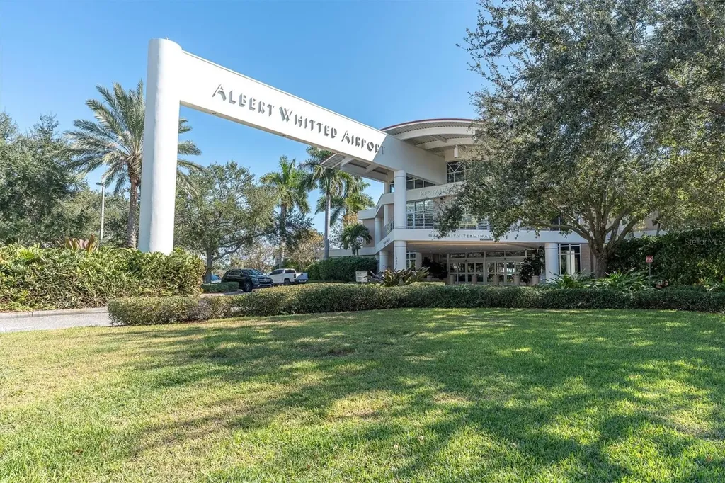 210 5th Avenue S St Petersburg FL 33701