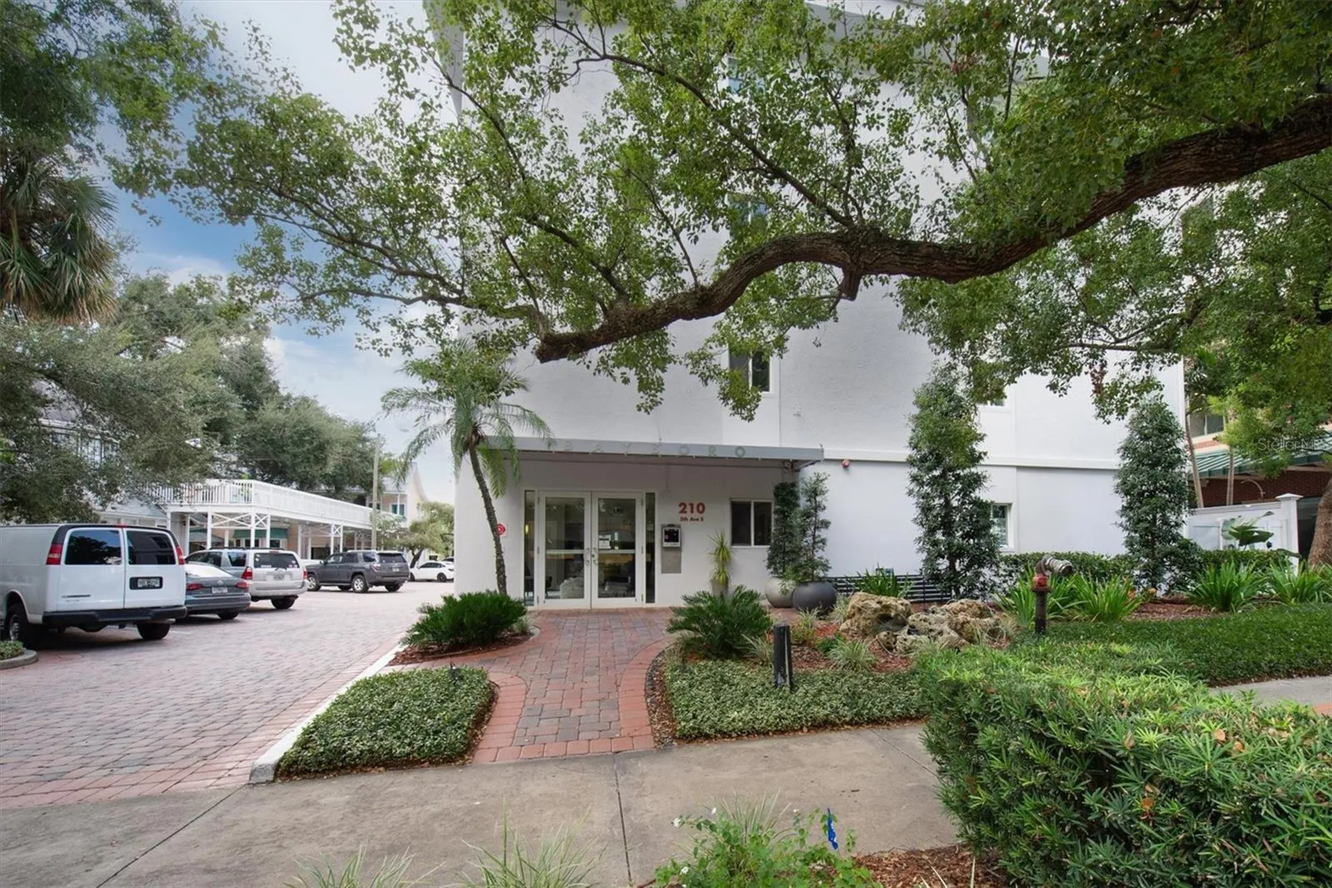 210 5th Avenue S St Petersburg FL 33701