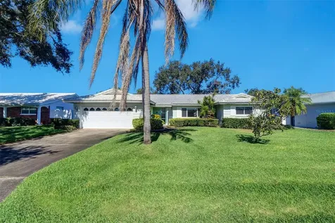 6733 14th Avenue N St Petersburg FL 33710