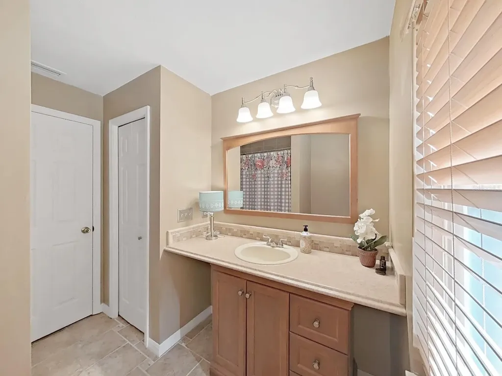305 Running Horse Road Seffner FL 33584