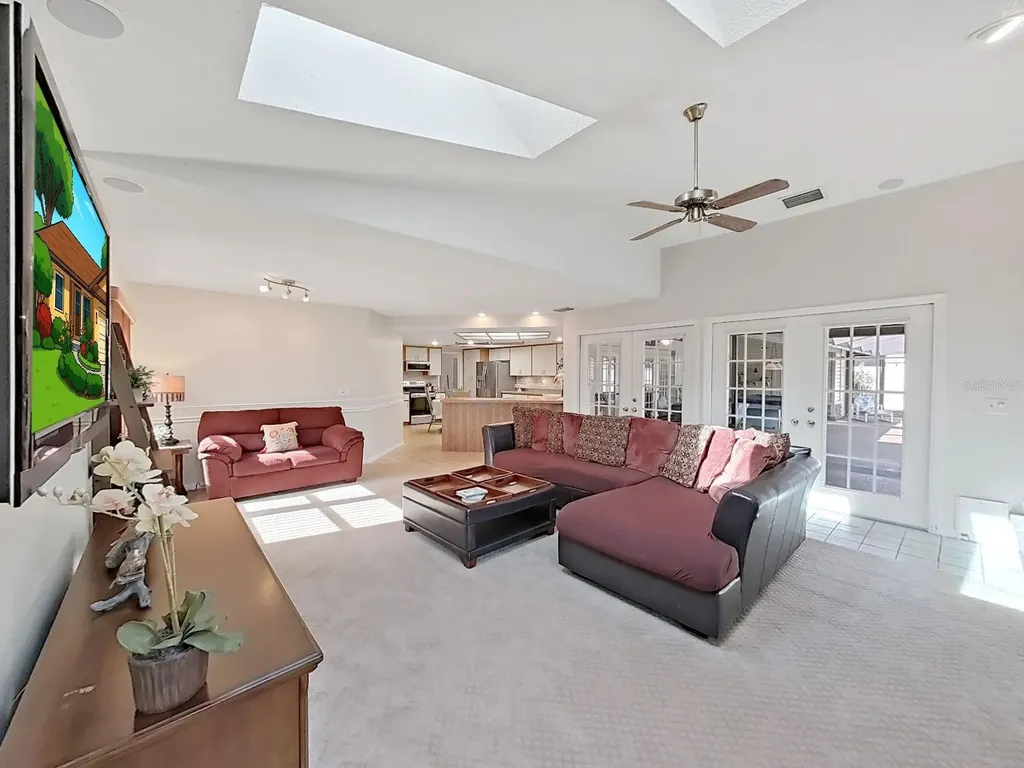 305 Running Horse Road Seffner FL 33584