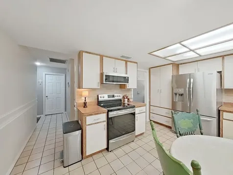 305 Running Horse Road Seffner FL 33584