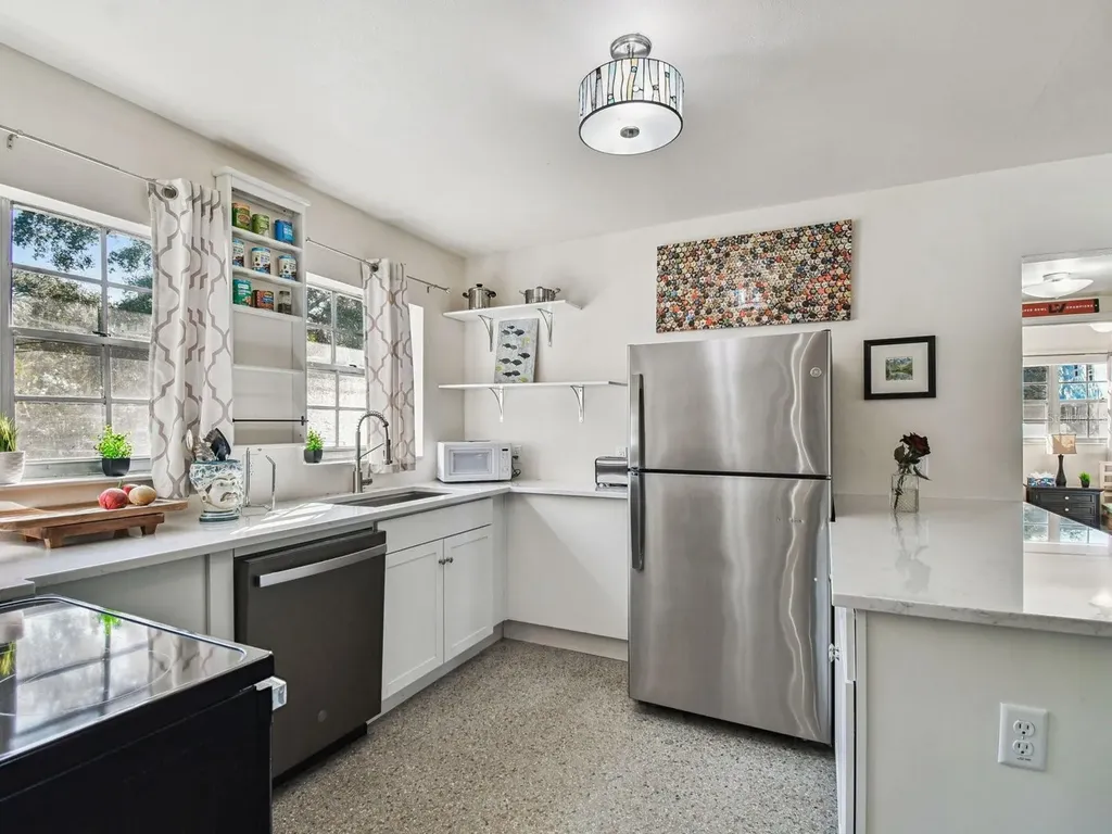 2901 W Elrod Avenue Tampa FL 33611