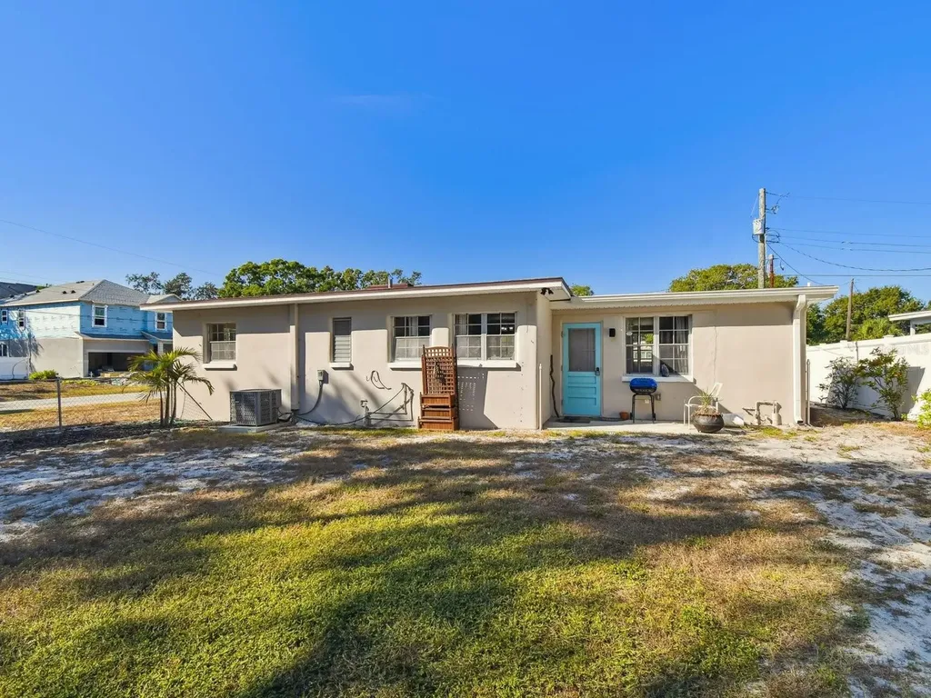 2901 W Elrod Avenue Tampa FL 33611