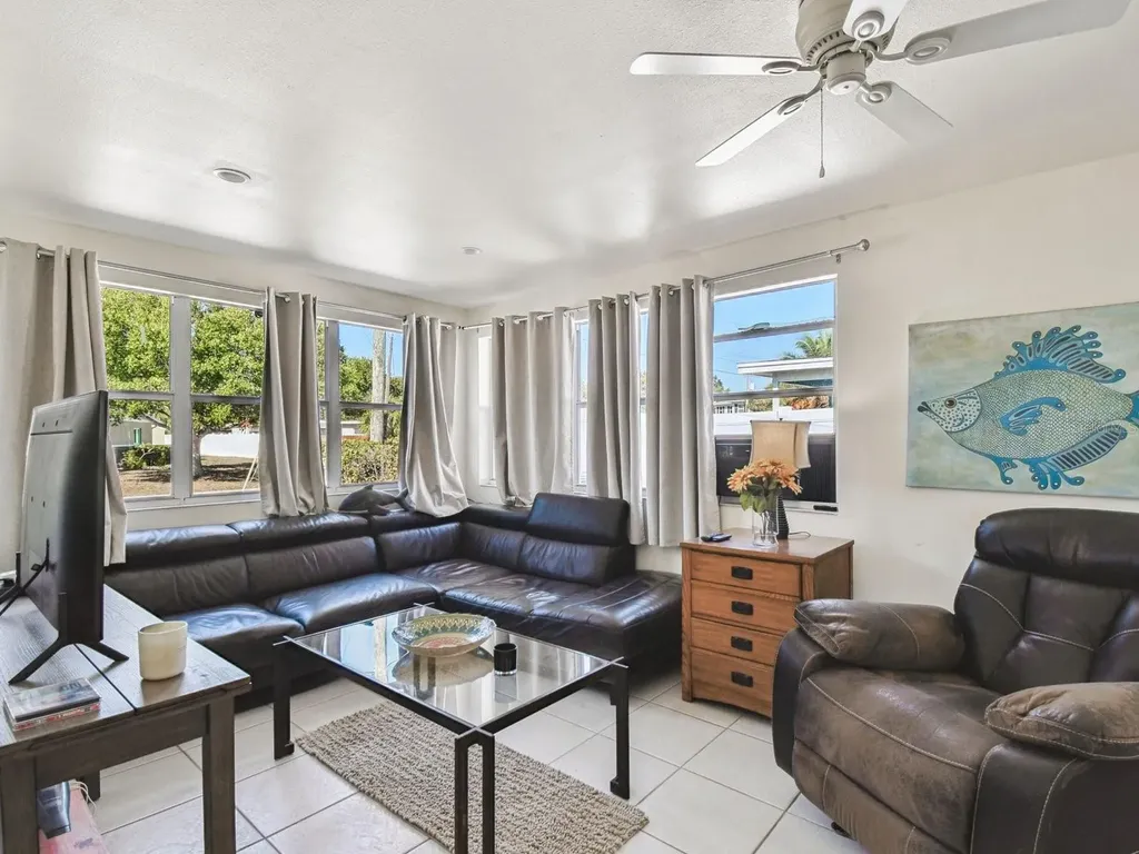 2901 W Elrod Avenue Tampa FL 33611