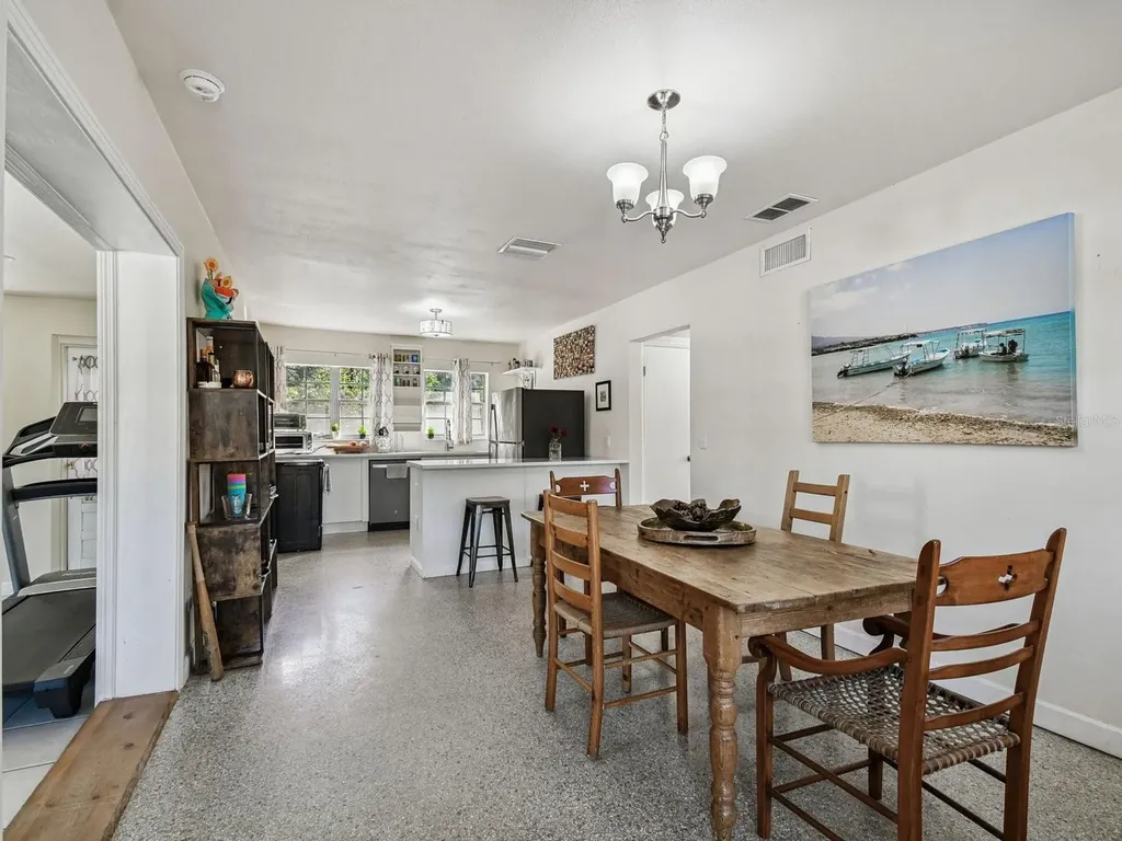 2901 W Elrod Avenue Tampa FL 33611