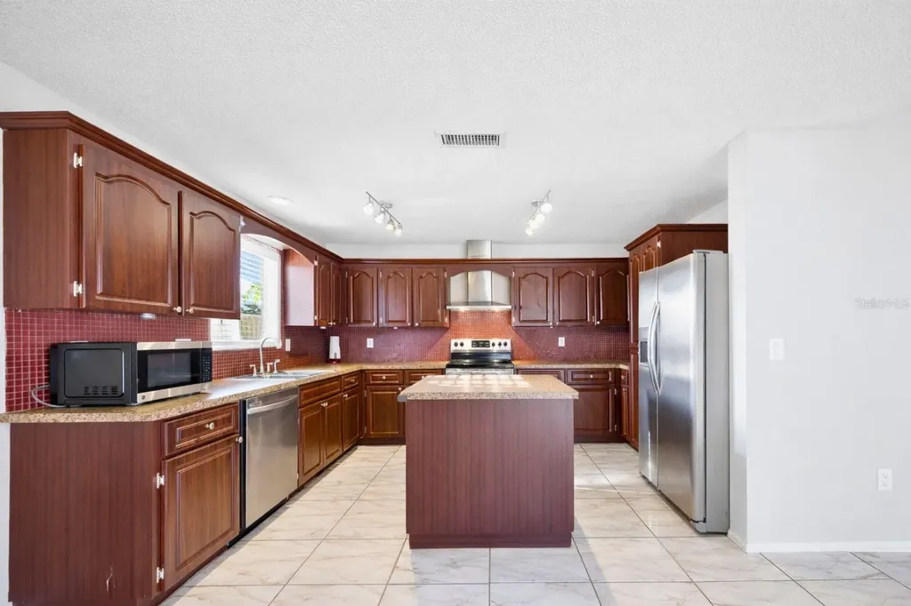 10815 Venice Circle Tampa FL 33635