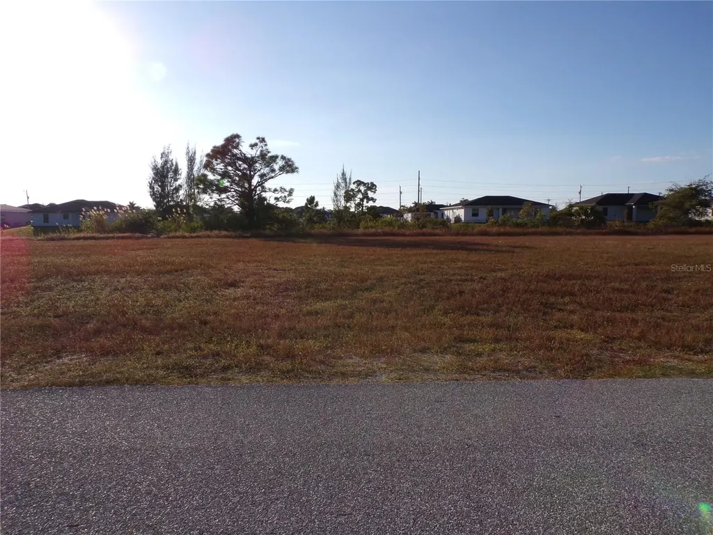 1906 NW 23rd Avenue Cape Coral FL 33993