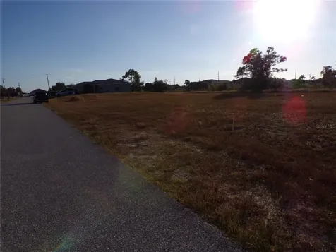 1906 NW 23rd Avenue Cape Coral FL 33993
