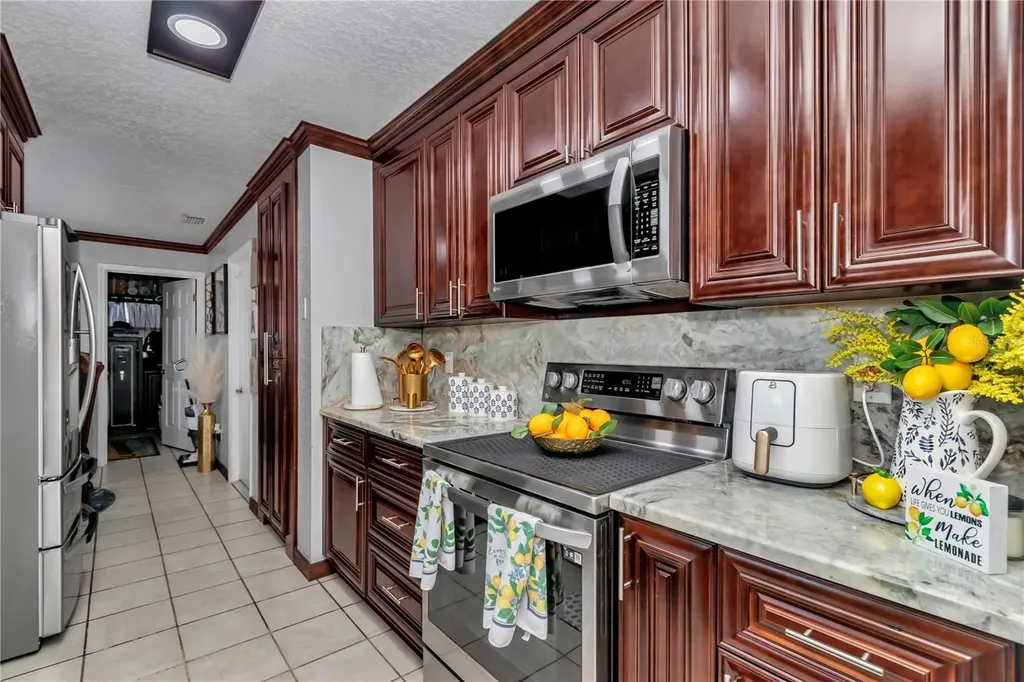 16391 S Magnolia Avenue Summerfield FL 34491