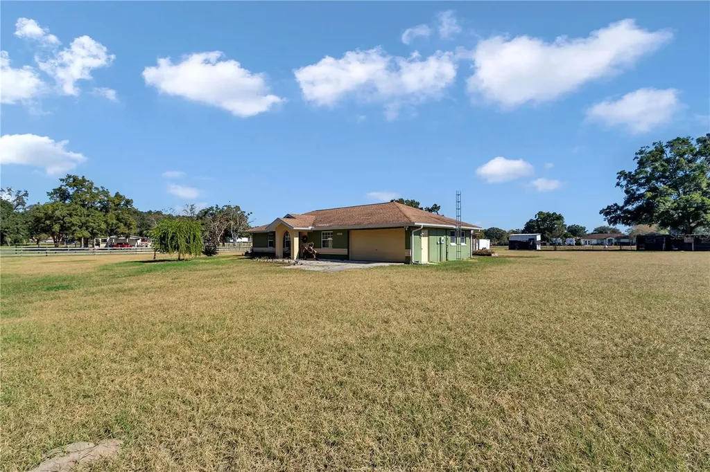 16391 S Magnolia Avenue Summerfield FL 34491