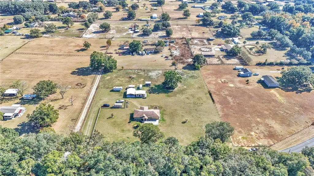 16391 S Magnolia Avenue Summerfield FL 34491