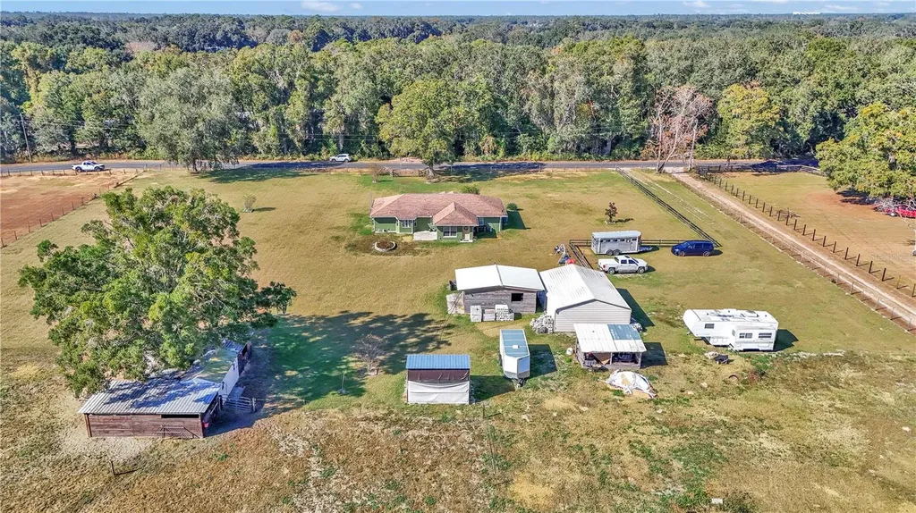16391 S Magnolia Avenue Summerfield FL 34491